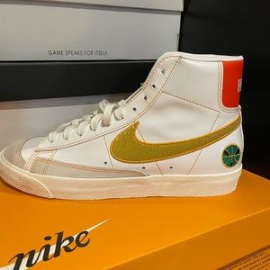 Nike Blazer Mid ‘77 Vintage “Rayguns” NWT